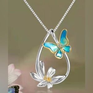 Beautiful Butterfly Necklace
